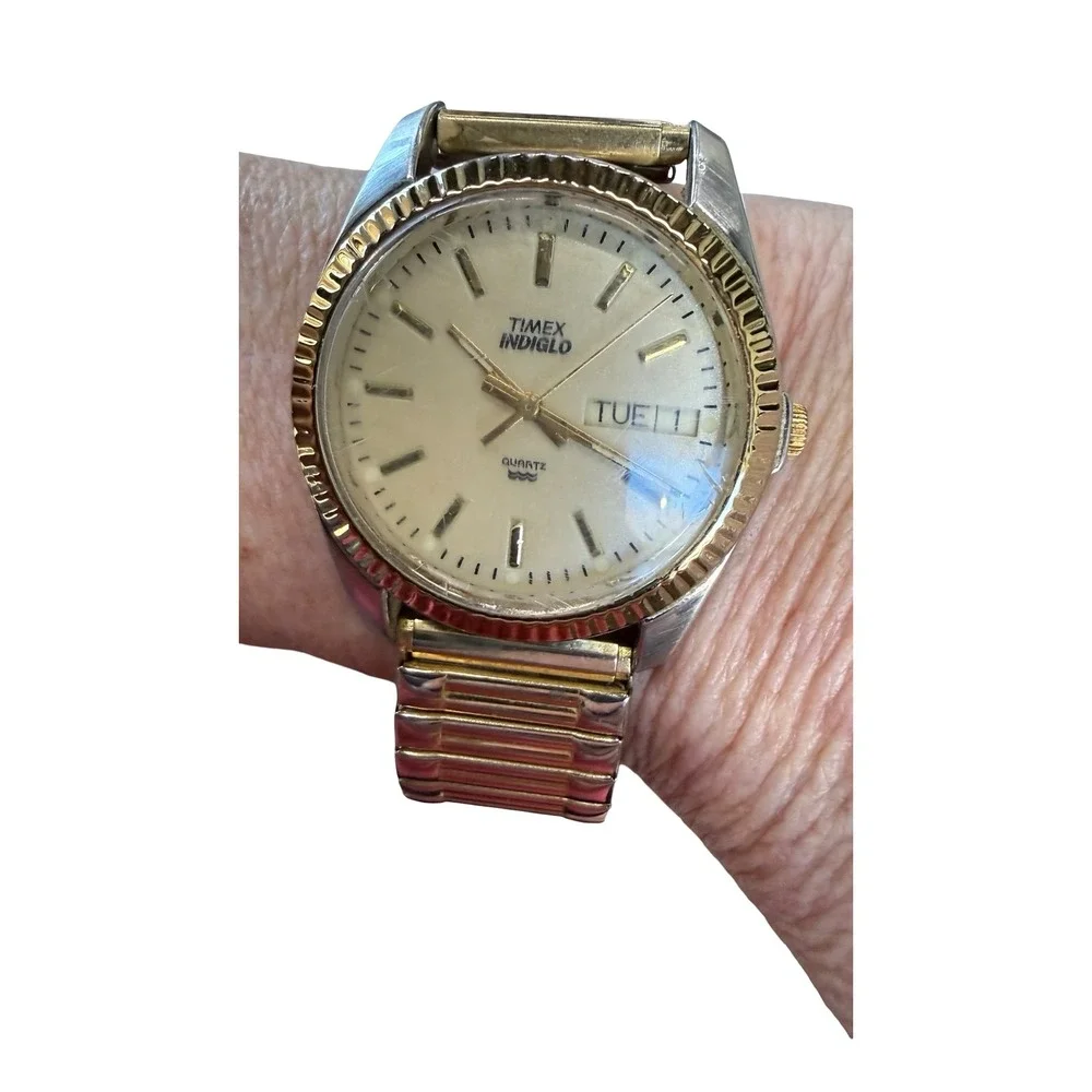 Timex Indiglo Day Date Quartz Watch Two Tone Fluted Bezel Stretch Band‎ Working